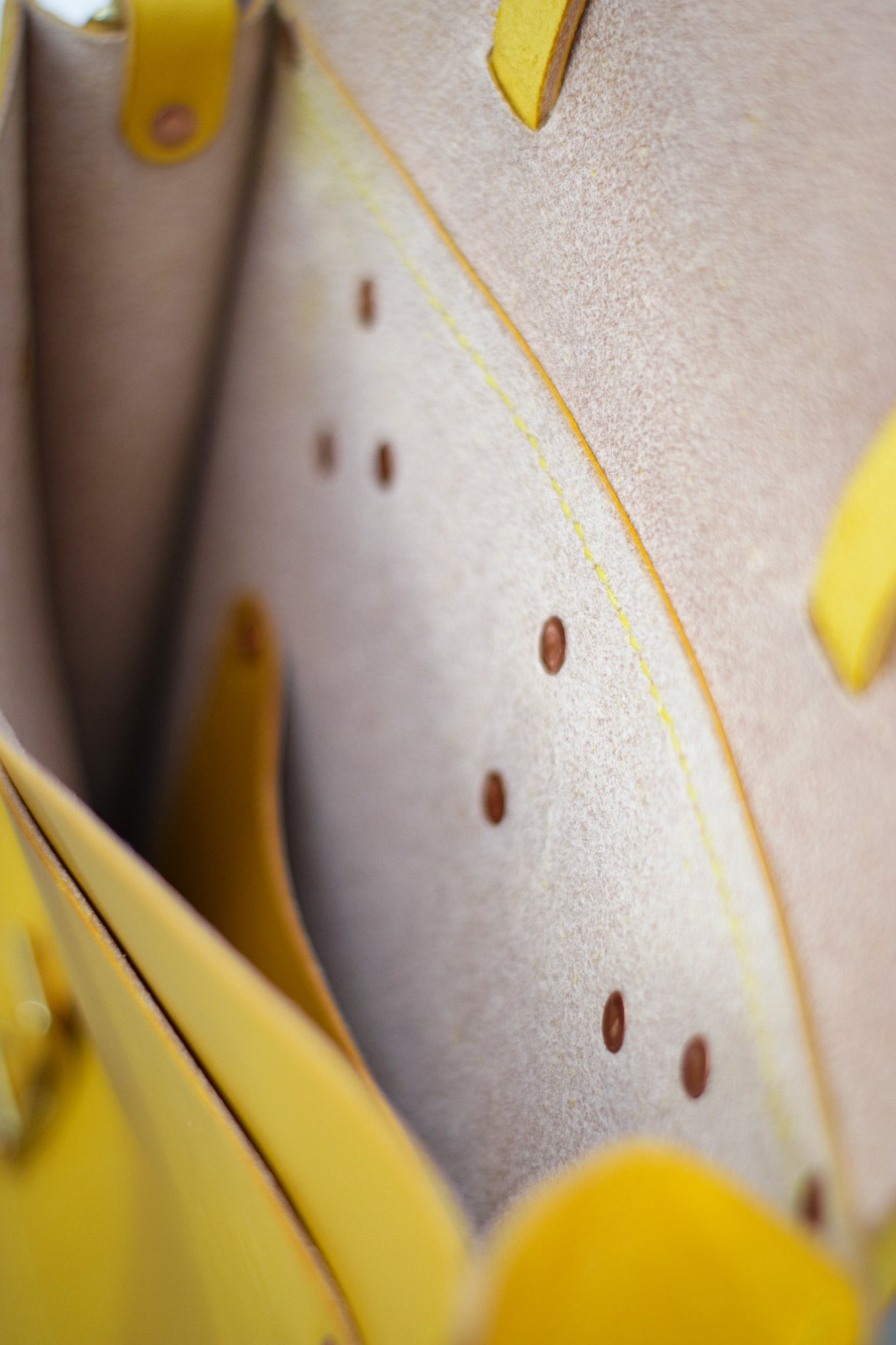 Yellow Leather Backpack | MOCHILA
