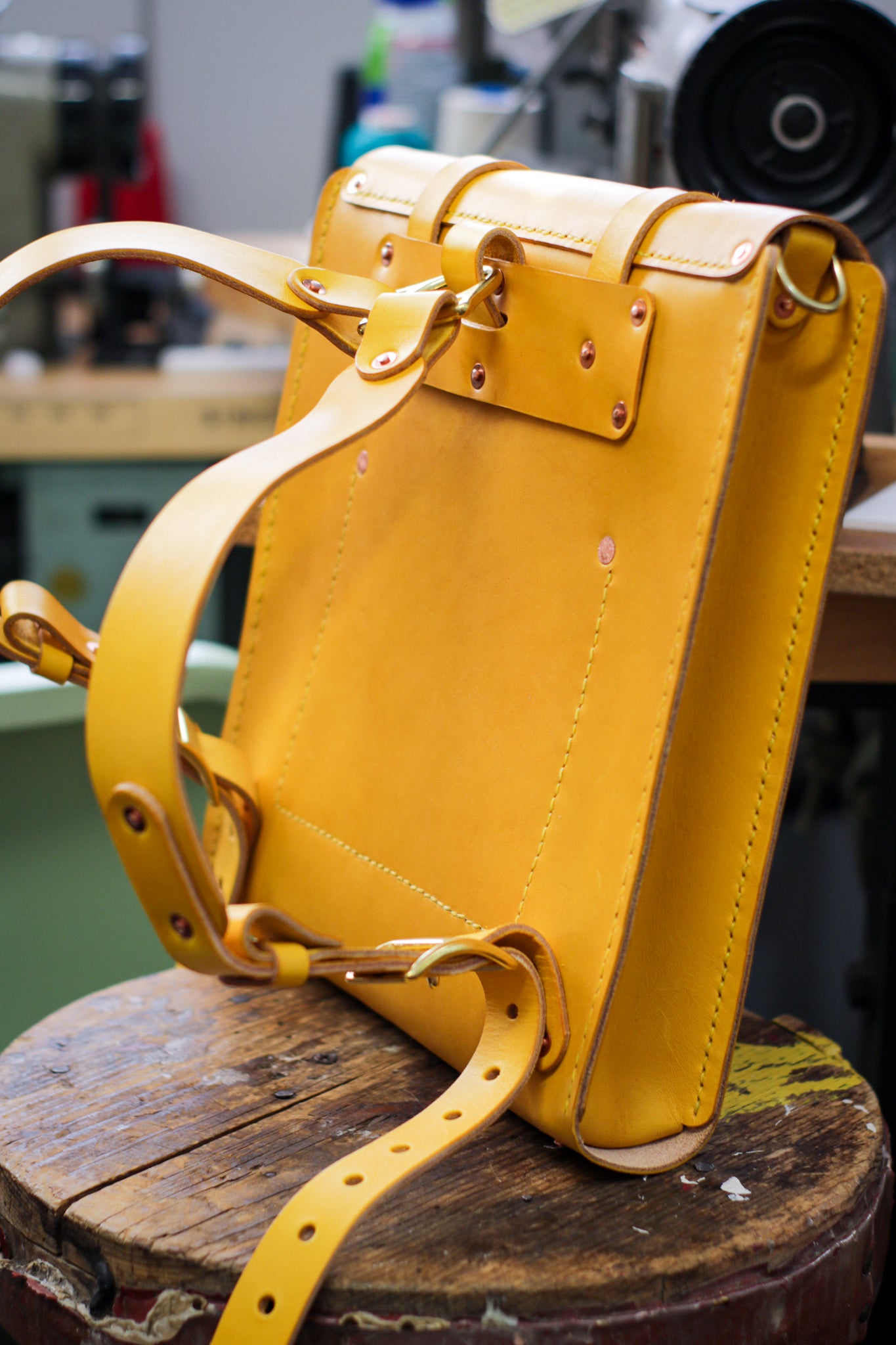 Yellow Leather Backpack | MOCHILA