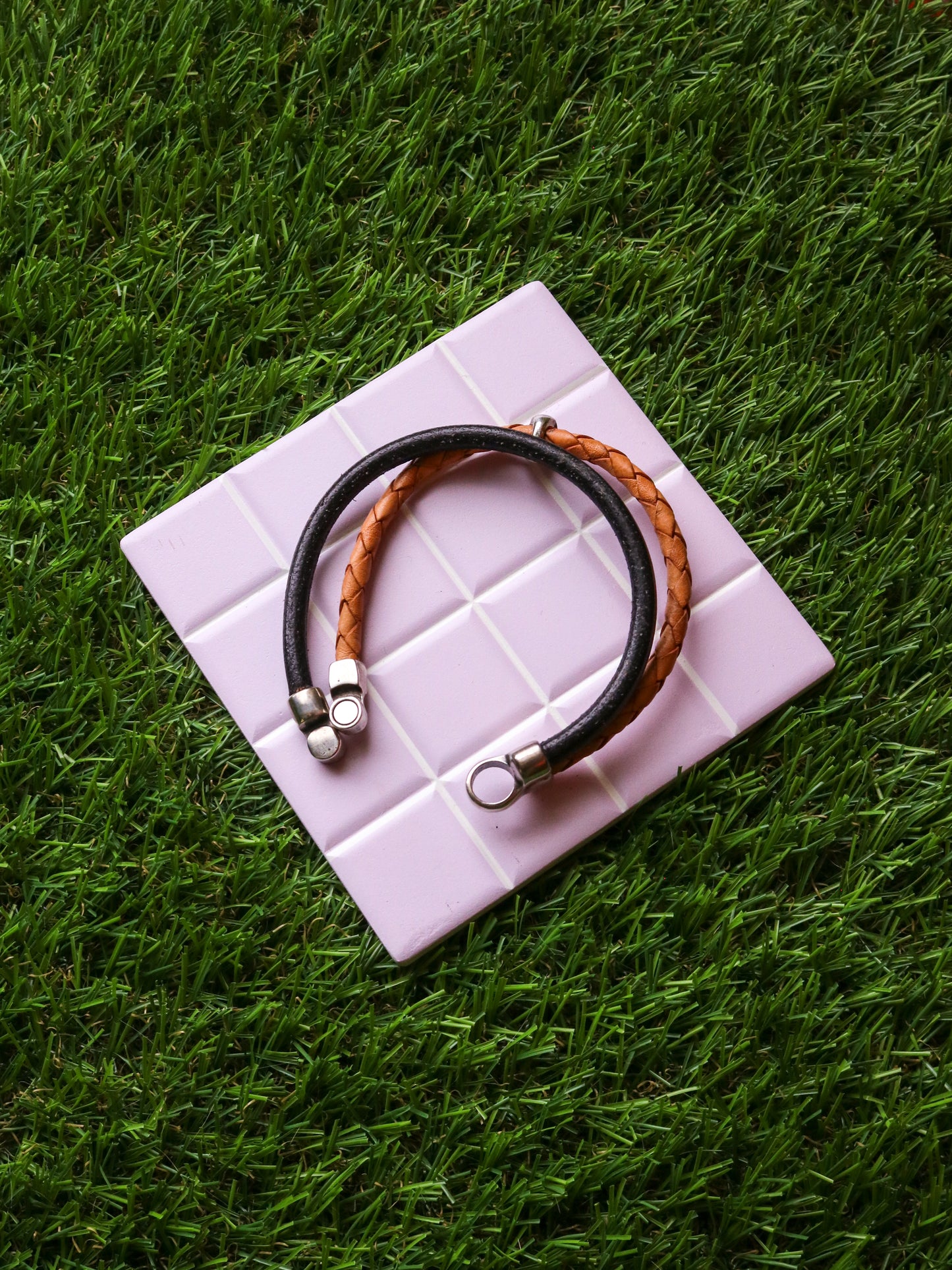 [MISFIT/SAMPLE] Friendship Leather Bracelet | 7.5" NATURAL BRAID + BLACK + SKULLY