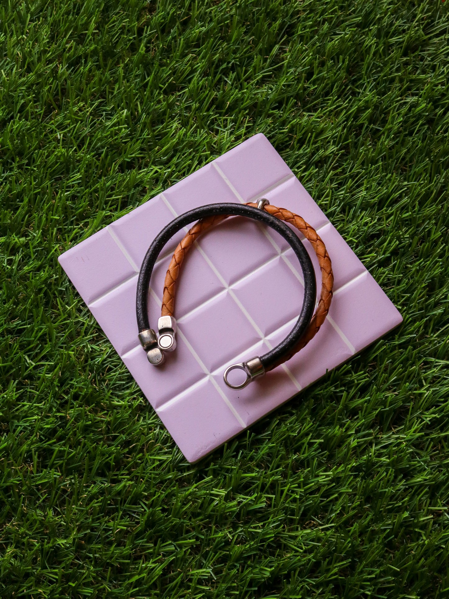 [MISFIT/SAMPLE] Friendship Leather Bracelet | 7.5" NATURAL BRAID + BLACK + SKULLY