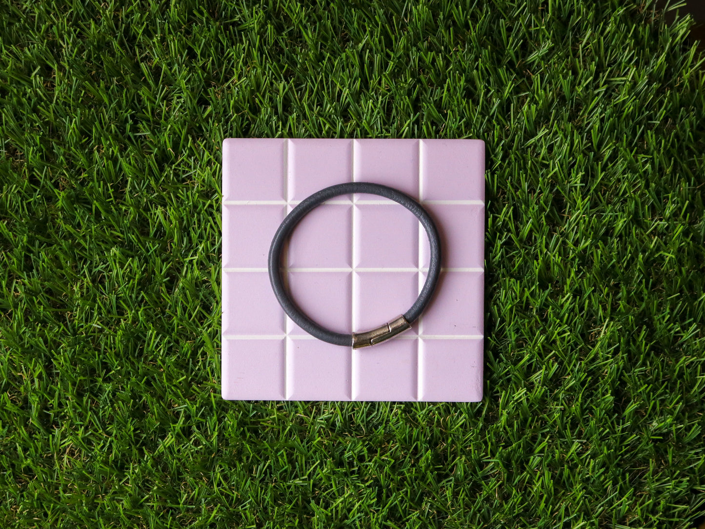 [MISFIT/SAMPLE] Friendship Leather Bracelet | 8" SHARK GREY + SILVER MAGNETIC CLASP