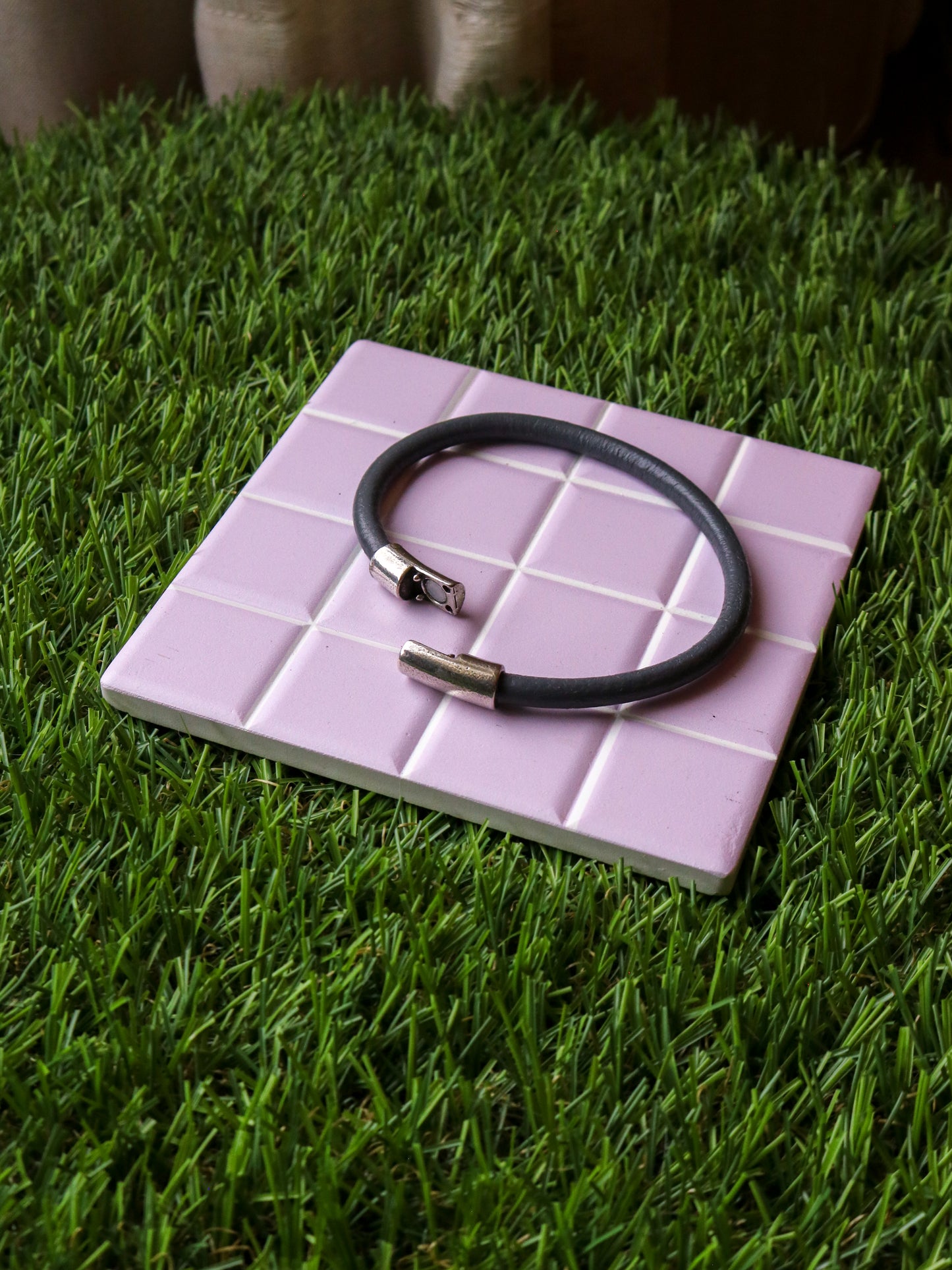 [MISFIT/SAMPLE] Friendship Leather Bracelet | 8" SHARK GREY + SILVER MAGNETIC CLASP
