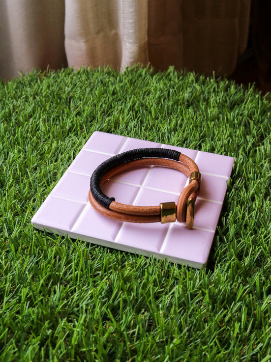 [MISFIT/SAMPLE] Friendship Leather Bracelet | 8" TAN + BLACK THREAD + BRASS