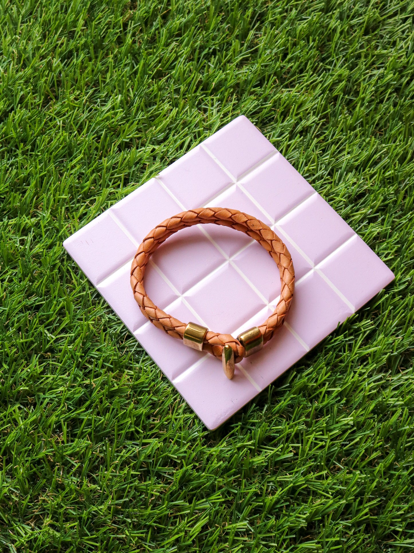 [MISFIT/SAMPLE] Friendship Leather Bracelet | 7.75" NATURAL BRAIDED BOLO + BRASS