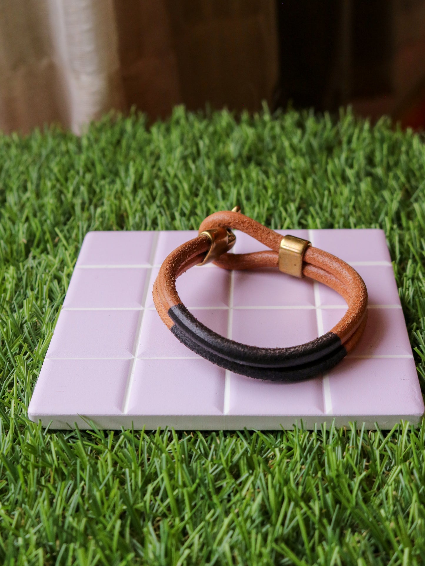 [MISFIT/SAMPLE] Friendship Leather Bracelet | 7.75"  NATURAL + HELLA BLACK SKINNY DIP