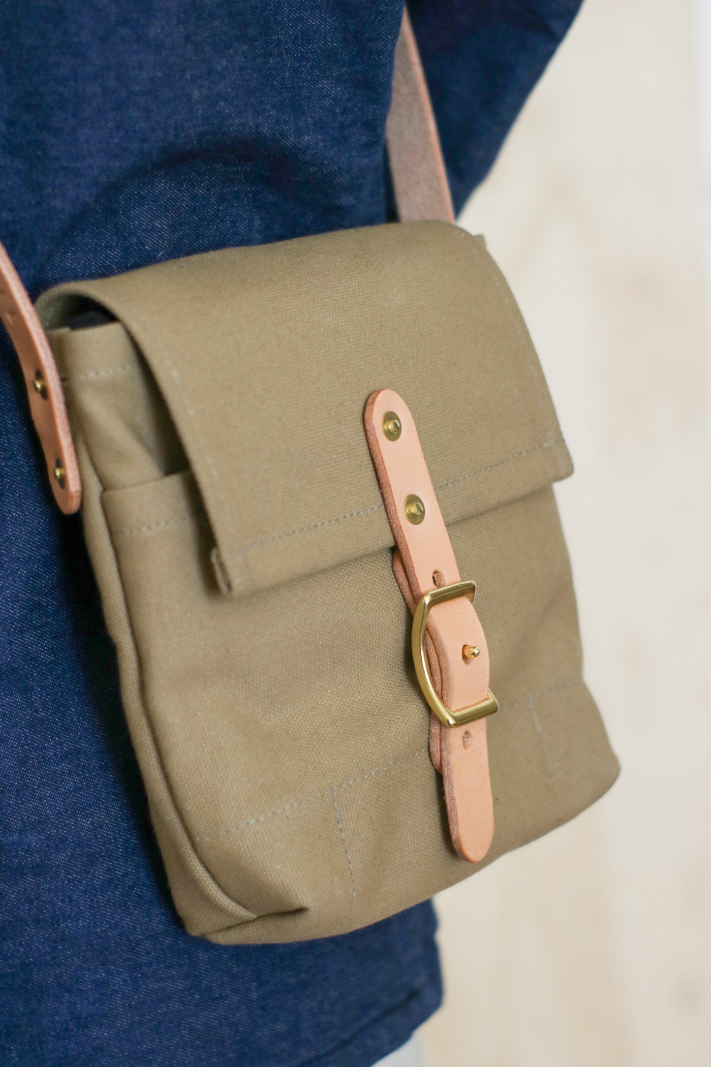 Small Cross Body Bag | HEAVY TAN CANVAS