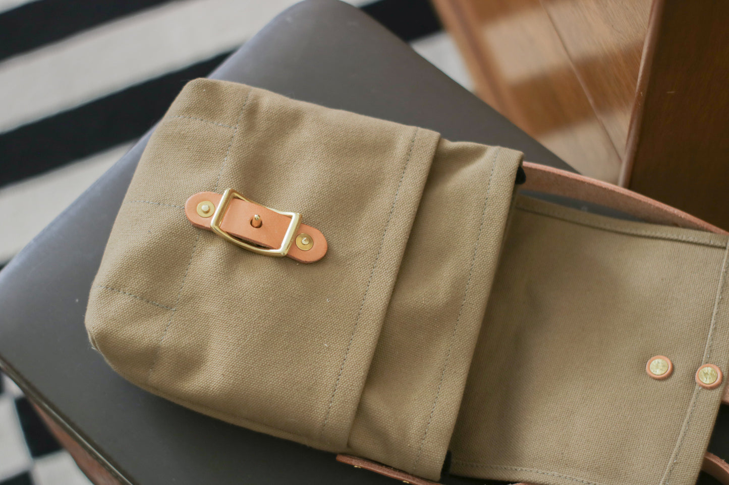 Small Cross Body Bag | HEAVY TAN CANVAS