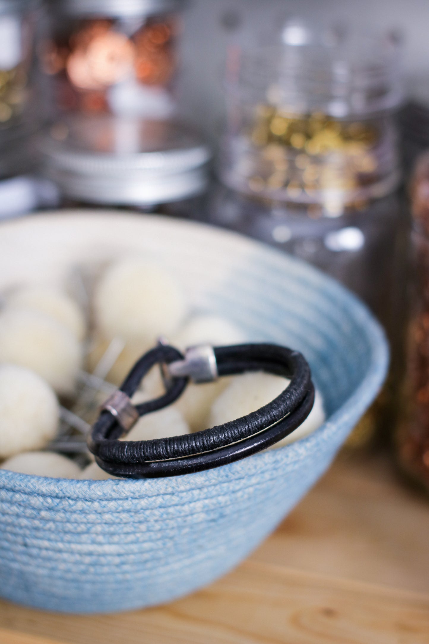 [MISFIT/SAMPLE] Leather Bracelet | Thread Wrap - HELLA BLACK - 7.5”